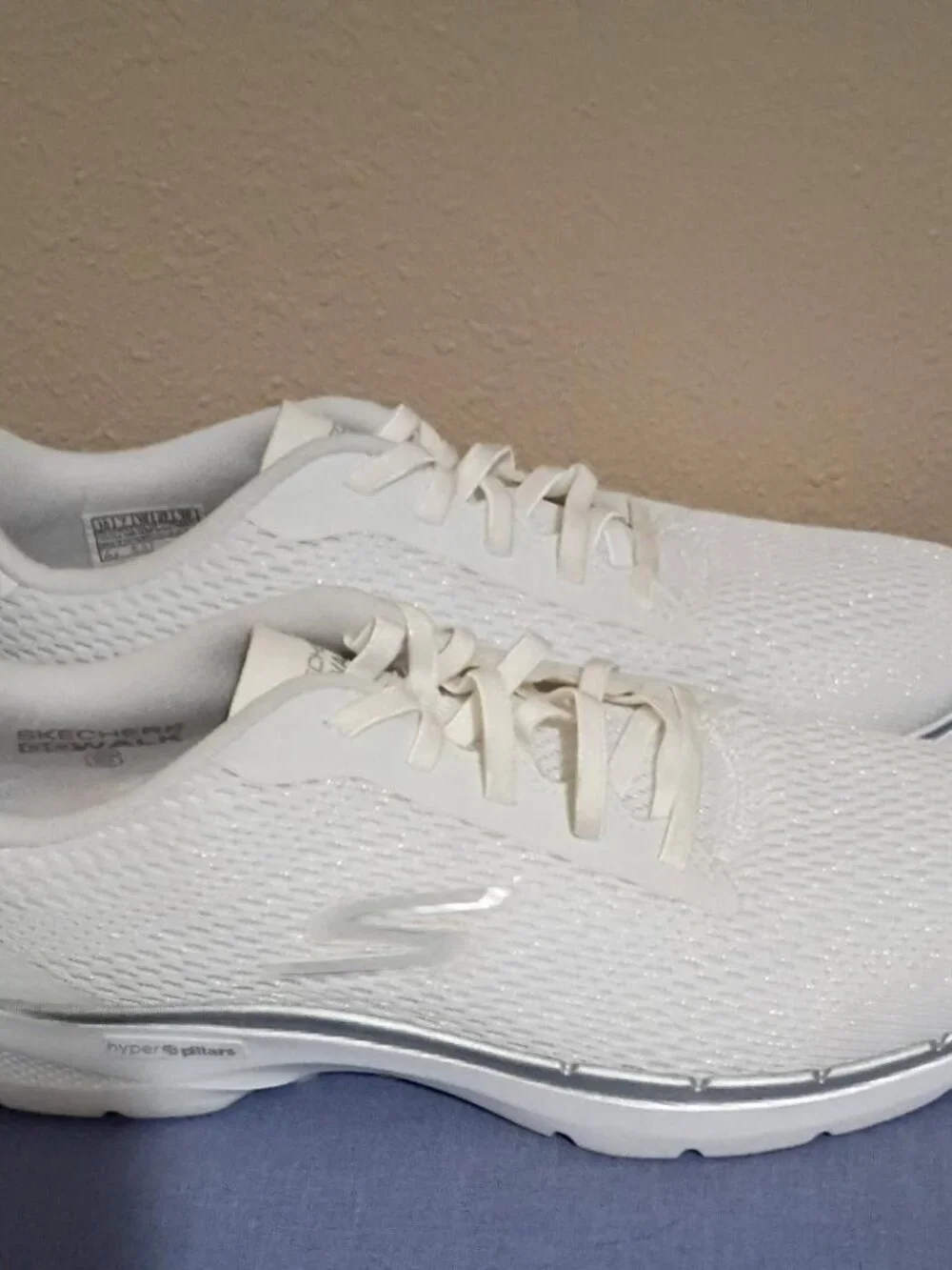 SKECHERS GO WALK Slip on Sneakers for women Size 10 White